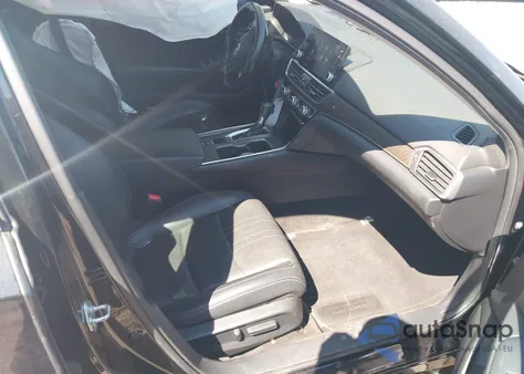 2018 Honda Accord Touring z USA, uszkodzony, nr VIN 1HGCV1F92JA026252